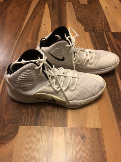 Nike Hyperdunk - White/Black - Size 13