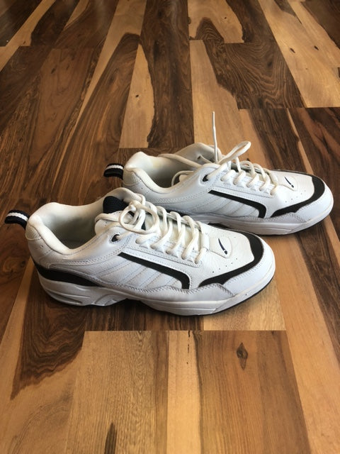 LA Gear White/Black - Size 11