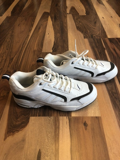 LA Gear White/Black - Size 11