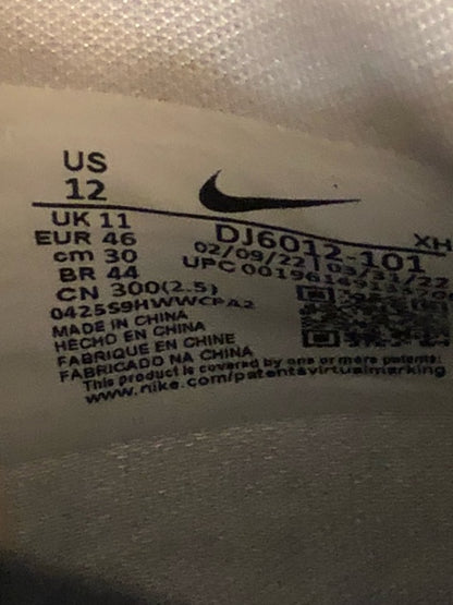 Nike Kyrie Low White/Gold/Black - Size 12