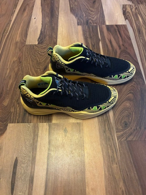 Q4 Yellow Black - Size 11.5