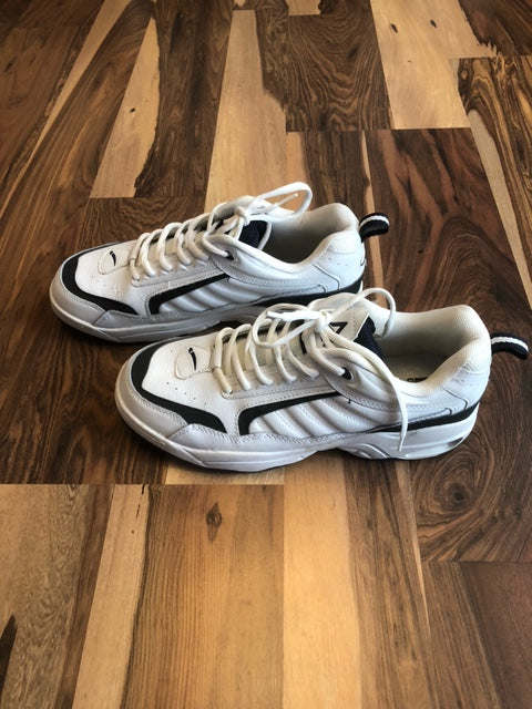 LA Gear White/Black - Size 11