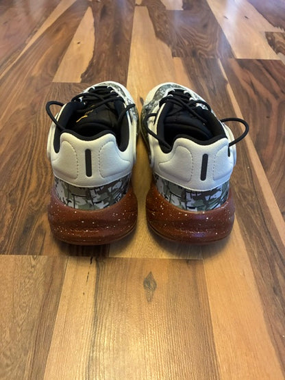 Adidas Ozelia Star Wars White, Black, Green, Brown - Size 10.5