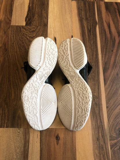 Adidas Derrick Rose - Black/Red/White - Size 6