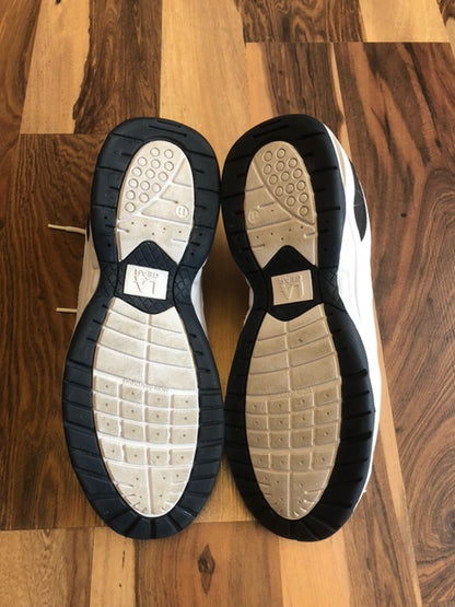 LA Gear White/Black - Size 11
